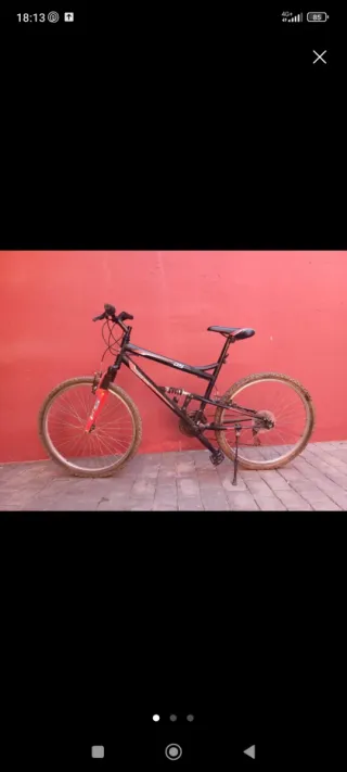 Bicicleta de montaña negra