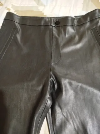 Pantalón Zara Negro Efecto Piel