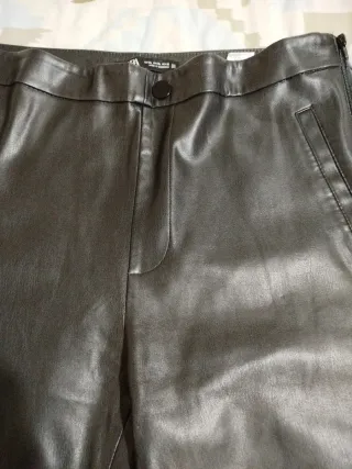 Pantalón Zara Negro Efecto Piel