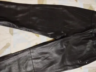 Pantalón Zara Negro Efecto Piel
