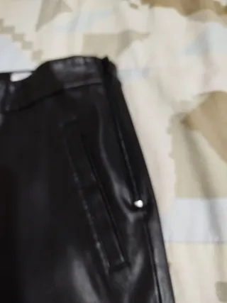 Pantalón Zara Negro Efecto Piel