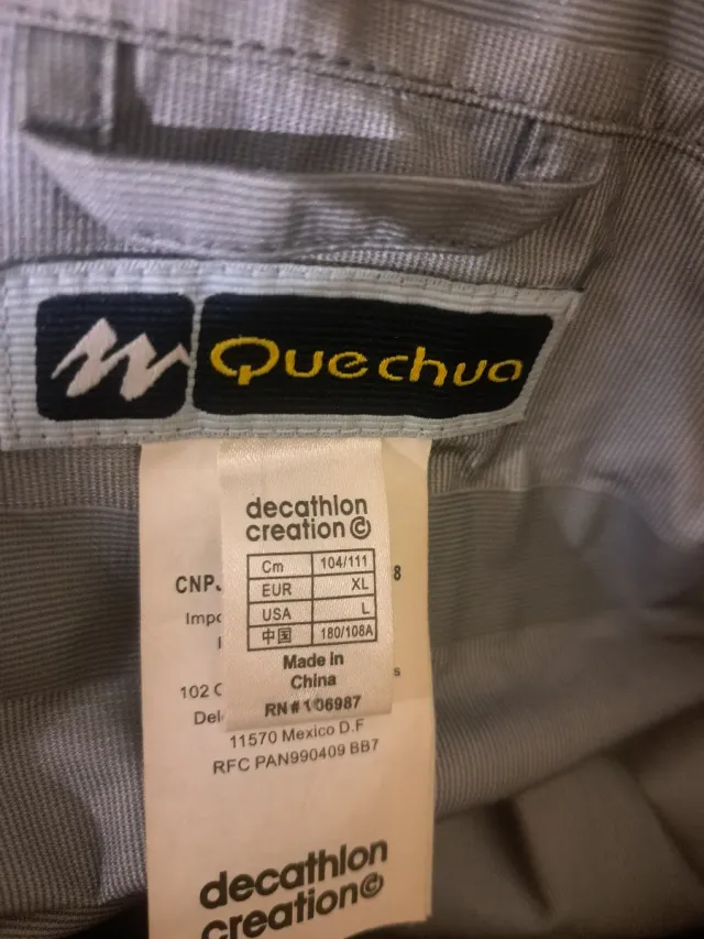 Chubasquero Quechua Hombre Gris y Negro