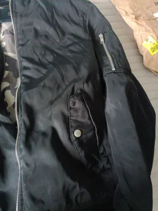 Cazadora Bomber Negra Bershka Talla M