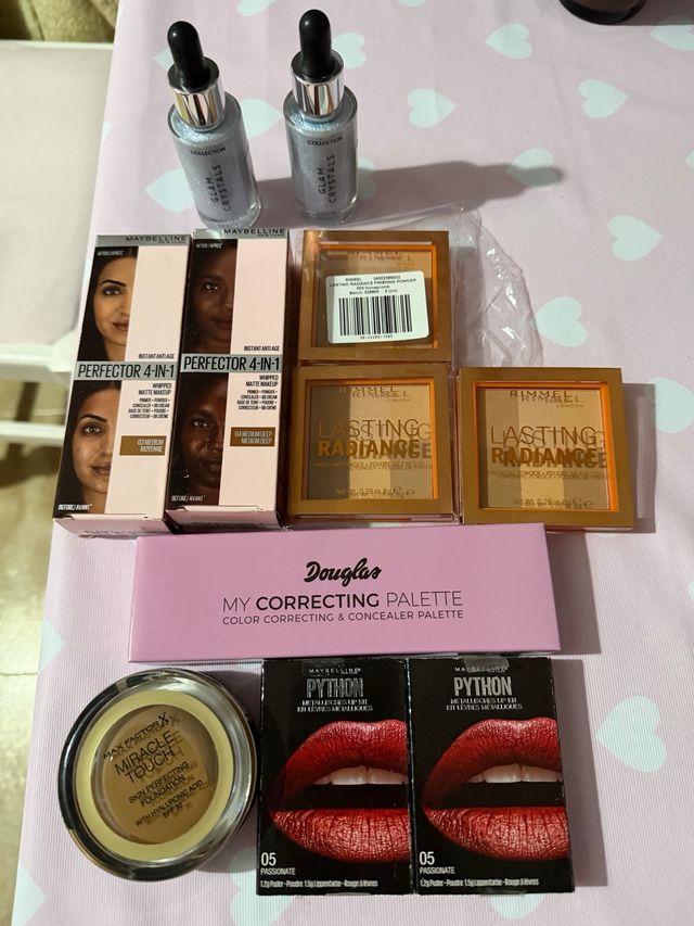 POR UNIDAD Bases, Polvos, Paleta y Labiales