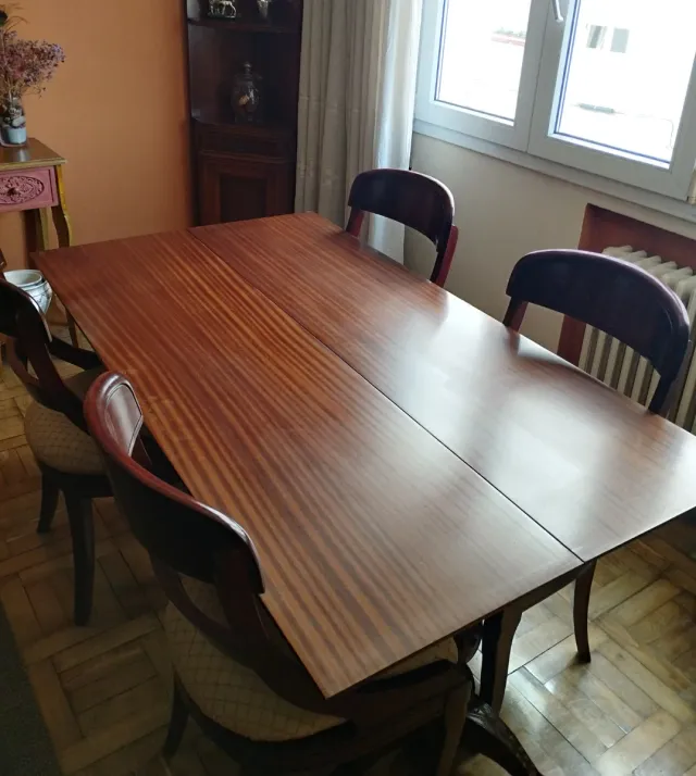 Mesa comedor y 4 sillas caoba