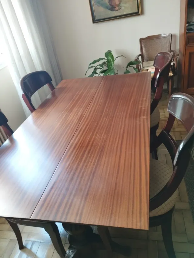 Mesa comedor y 4 sillas caoba