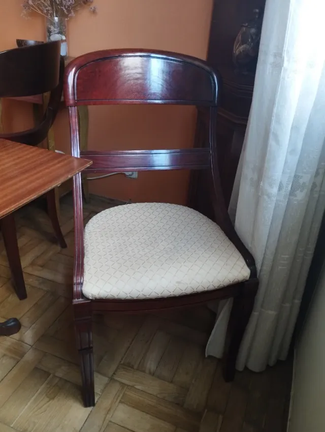 Mesa comedor y 4 sillas caoba