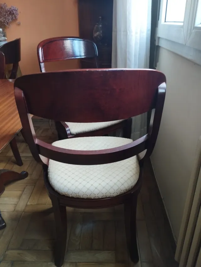 Mesa comedor y 4 sillas caoba