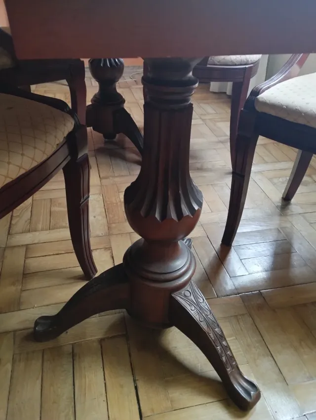 Mesa comedor y 4 sillas caoba