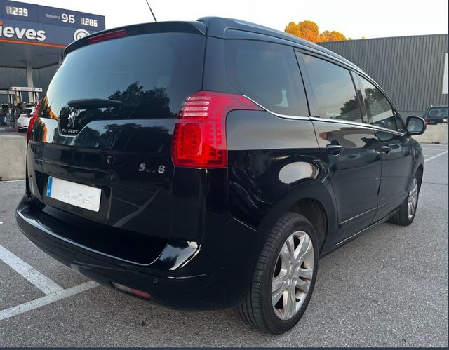 Peugeot 5008 Allure 1.6 BlueHDi 120 – Automático