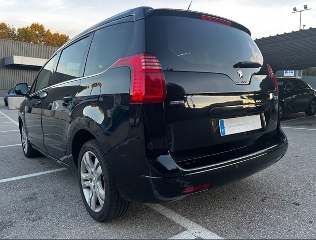 Peugeot 5008 Allure 1.6 BlueHDi 120 – Automático