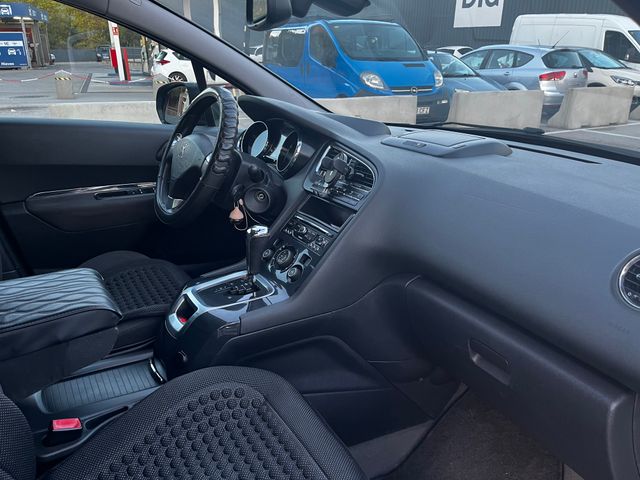 Peugeot 5008 Allure 1.6 BlueHDi 120 – Automático