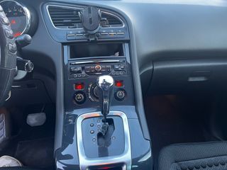 Peugeot 5008 Allure 1.6 BlueHDi 120 – Automático