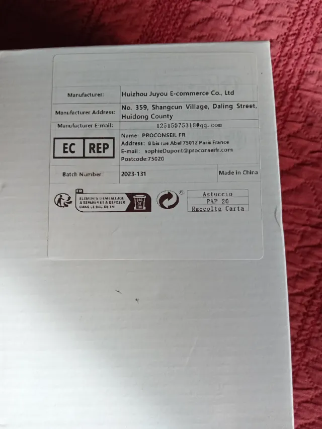 Zapatos verdes con detalle plateado