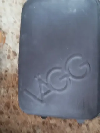 Maleta de viaje negra con ruedas