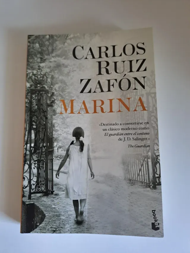 Marina (Spanish Edition)