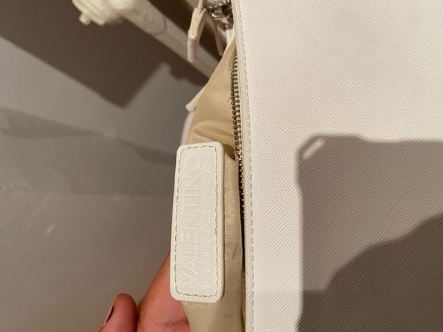 Bolso Valentino original con algunos defectos