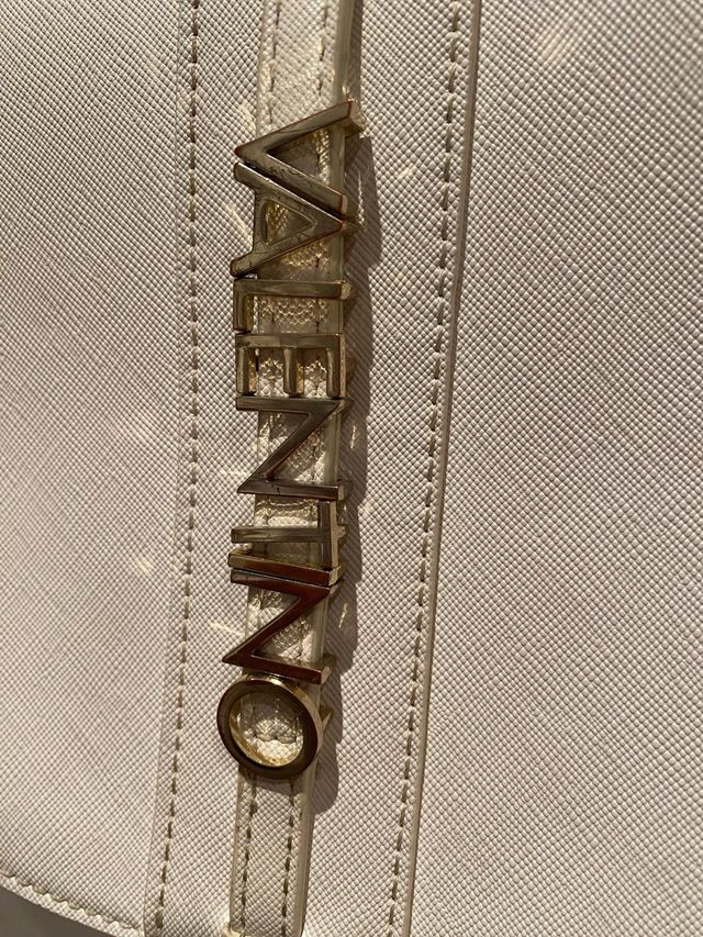 Bolso Valentino original con algunos defectos
