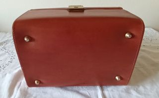 Beauty case vintage marrone con serratura e chiave