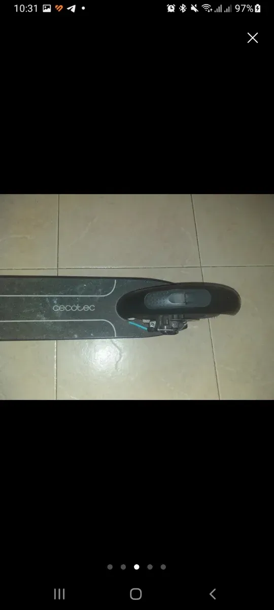 Monopattino elettrico grigio