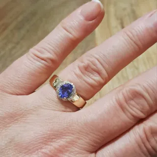Anillo Oro Tanzanita y Diamantes
