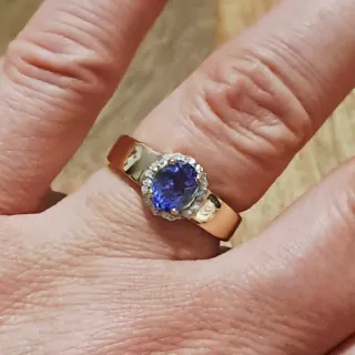 Anillo Oro Tanzanita y Diamantes