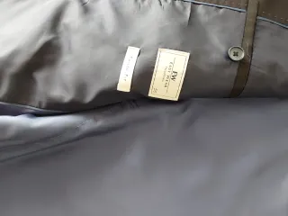 Traje de hombre negro y azul