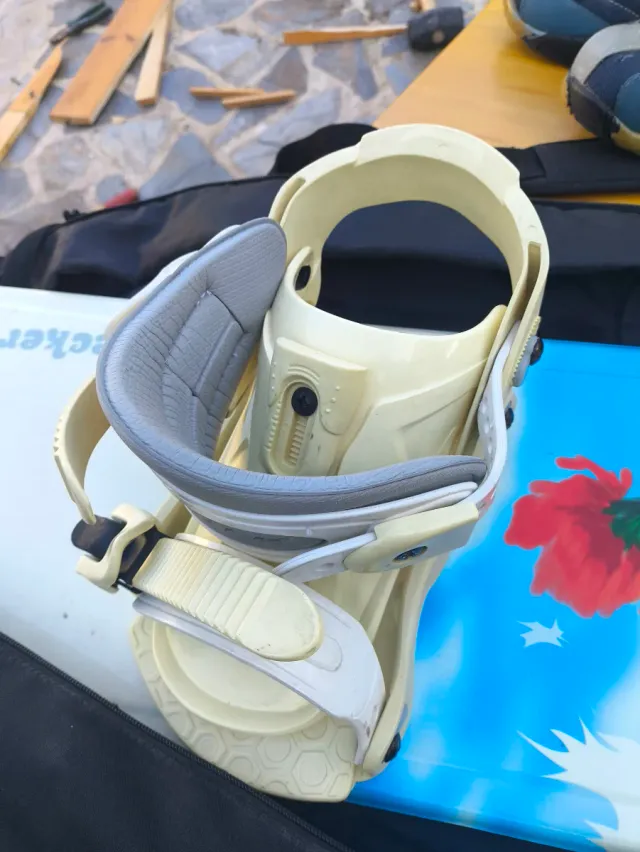 Conjunto Snowboard: Tabla, Botas y Fijaciones
