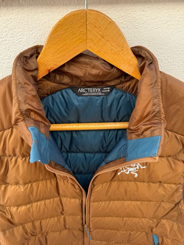 Chaleco plumífero Arc'teryx Cerium Marrón.