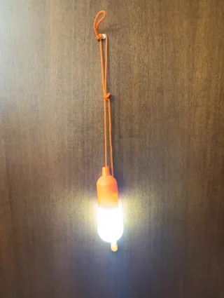 Lampadina LED a batteria con cordino