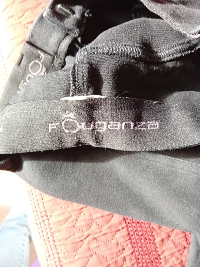 Equipo de equitación: pantalón, casco, espuelas