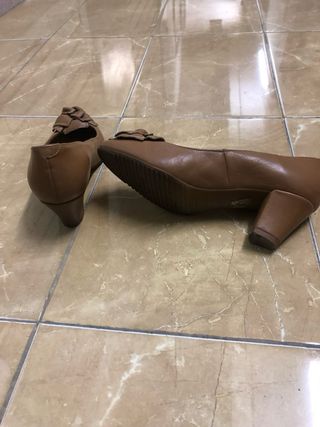 Zapatos D'Chicas Piel Marrones Talla 36