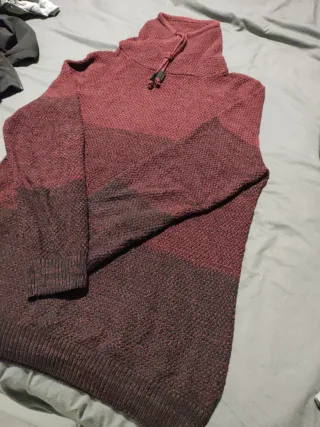 Jersey burdeos cuello alto talla L