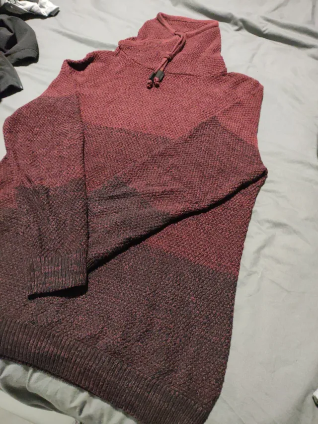 Jersey burdeos cuello alto talla L