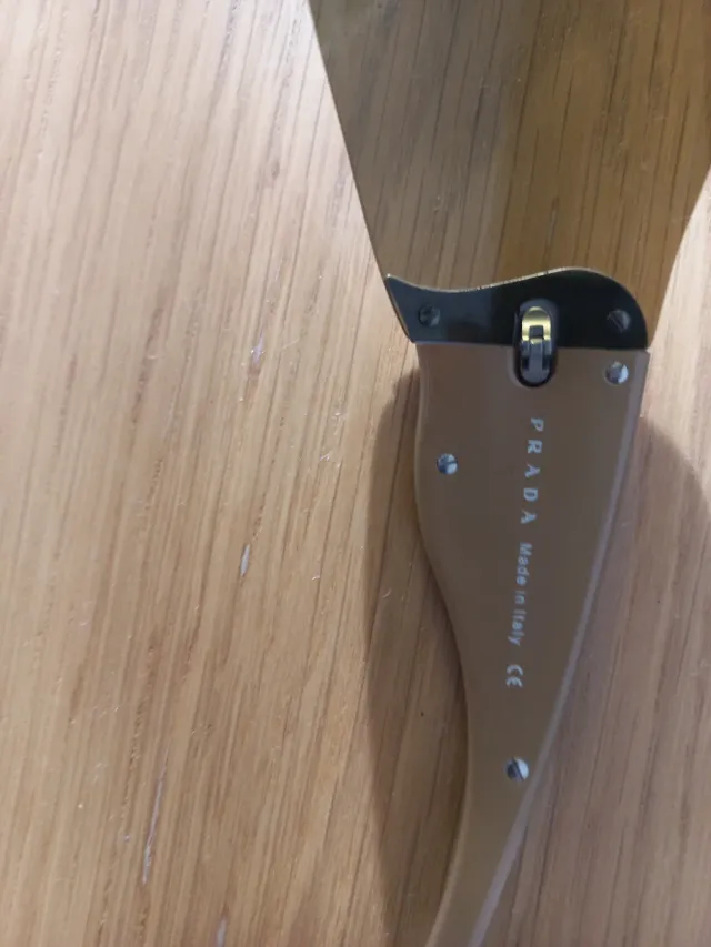 Gafas de sol Prada negras y marrones