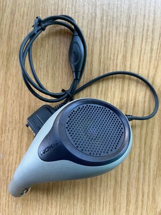 Altavoz Nokia con cable