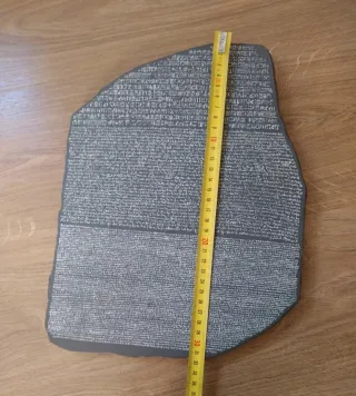 Réplica Piedra Rosetta