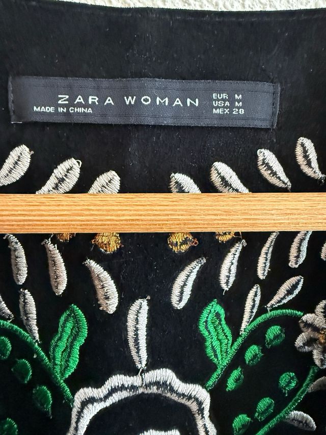 Chaleco Zara bordado