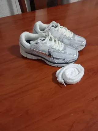 Nike Vomero 5 Metallic Grey