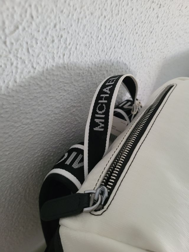 Mochila Michael Kors Negra y Blanca Nueva!