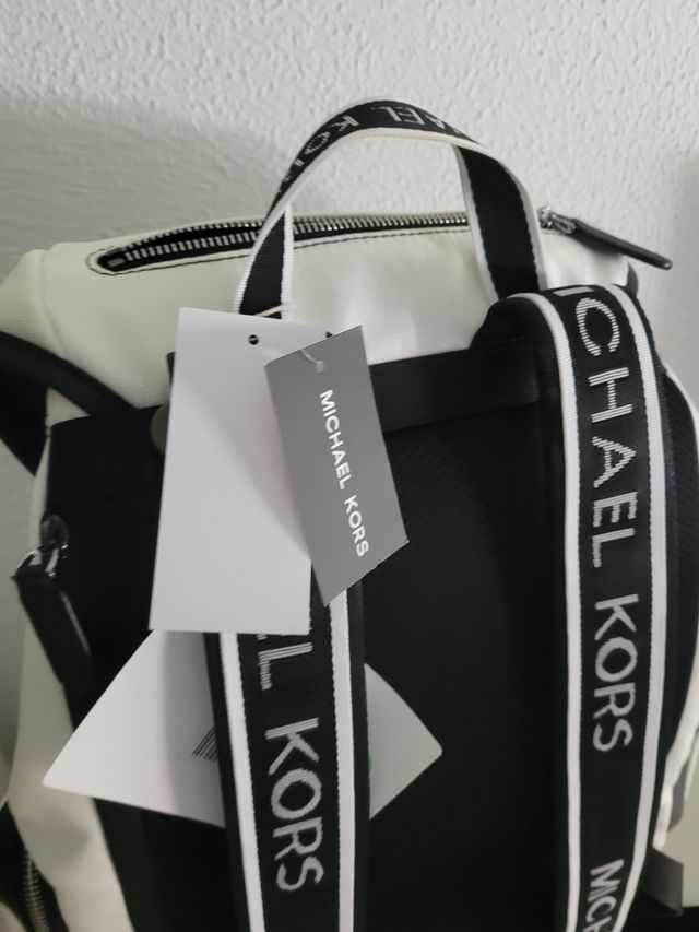Mochila Michael Kors Negra y Blanca Nueva!