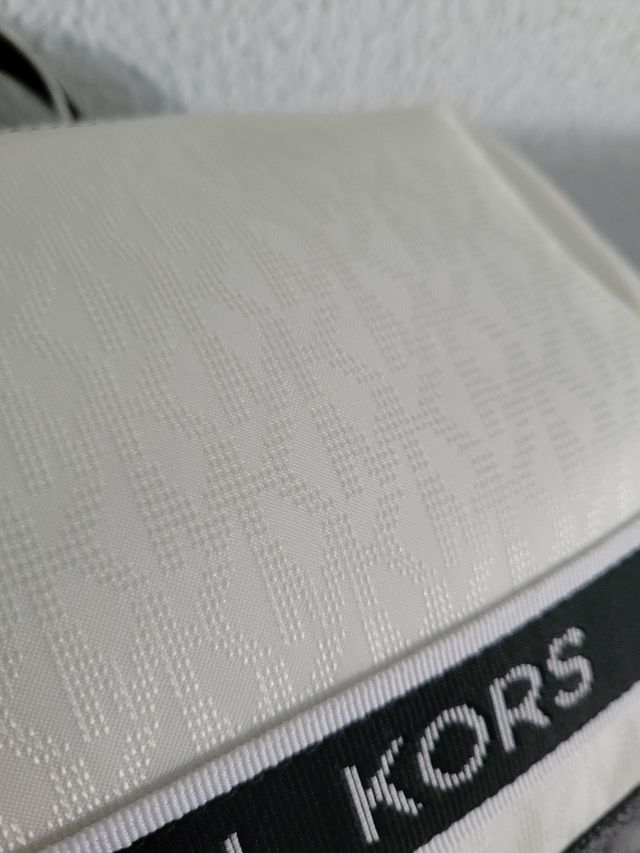 Mochila Michael Kors Negra y Blanca Nueva!