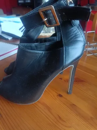 Zapatos de tacón negros