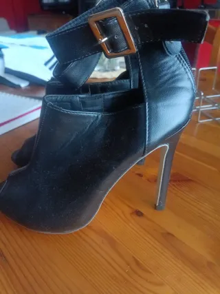 Zapatos de tacón negros