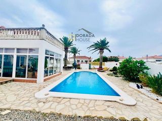 Chalet en venta en Miami Platja - Miami Playa en Mont-Roig del Camp