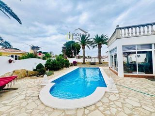 Chalet en venta en Miami Platja - Miami Playa en Mont-Roig del Camp