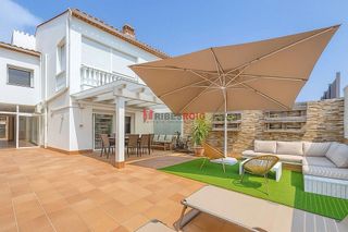 Casa pareada en venta en Sant Pere de Ribes Centro en Sant Pere de Ribes