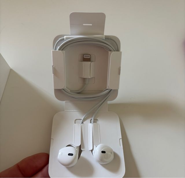 iPhone 11 (PRODUCT)RED