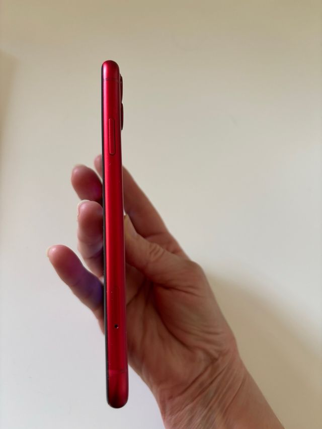 iPhone 11 (PRODUCT)RED