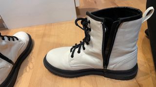 Botas militares blancas con cremallera
